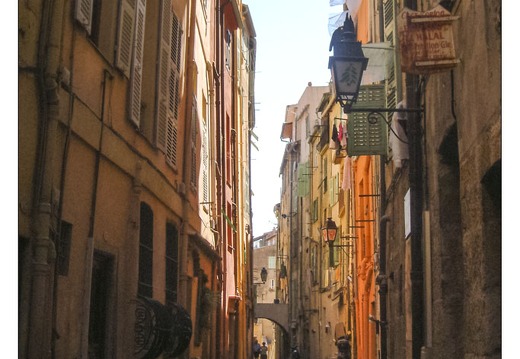 20030925-1554-Menton le port et la vieille ville