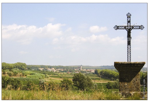 20040912-0230-Calvaire Capestang au loin w