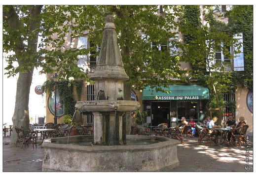 20040913-0513-Beziers Place de la revolution w