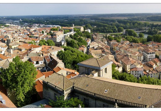 20040913-0533-Beziers  pano w