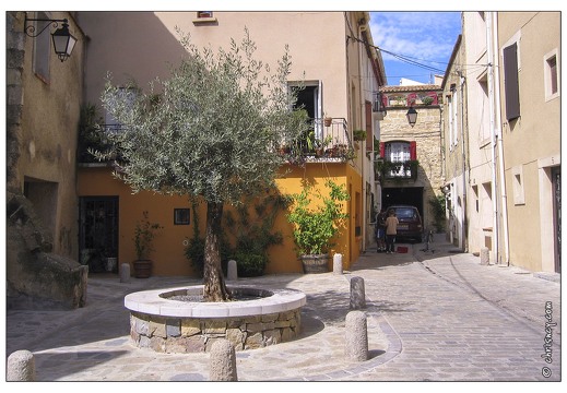 20040915-0758-Meze village w