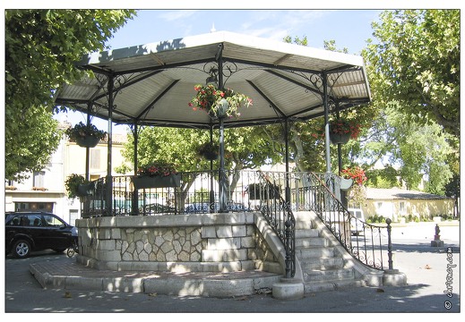 20040915-0762-Meze le kiosque w