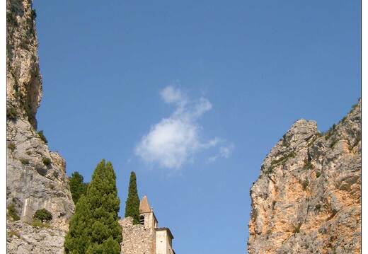 20020819-0348-Moustiers Ste Marie ND de beauvoir