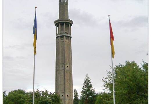 20020826-0683-Grenoble Tour Perret Parc paul Mistral