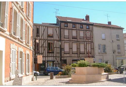 20030720-0518-Chalons en champagne place notre dame