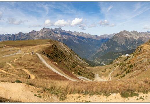 20211002-9587-L Alpe d Huez vue vers Belledonne Pano