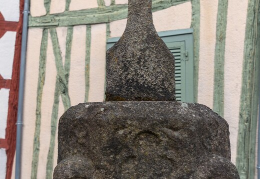 20240426-05 1633-Limoges Calvaire Croix au Pont Saint Martial