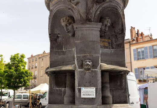 20240608-06 2607-Issoire Place de la republique