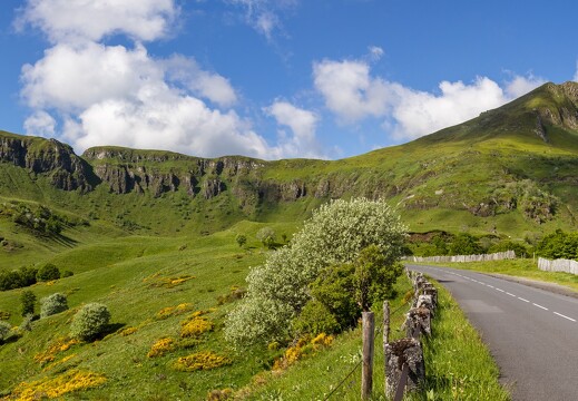 20240612-018 2949-Puy Mary en montant au col d eylac Pano