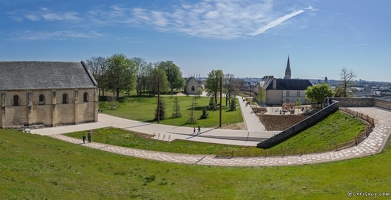 20250408-43 8008-Caen Le Chateau Pano