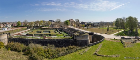 20250408-44 8016-Caen Le Chateau Pano
