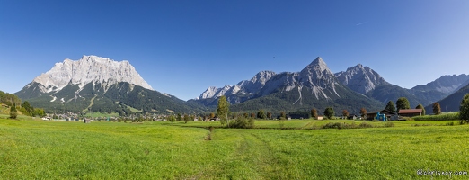 20250920-81 1520-Ehrwald Le zugspitze et ses voisins Pano