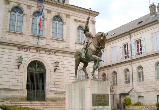 20030330-3313-Monument a Jeanne d Arc Vaucouleurs