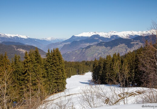 20220406-09 0919-Meribel Station