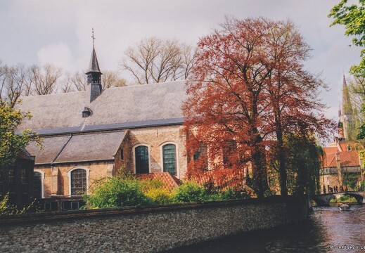 19990400-0048-Bruges Chapelle du beguinage