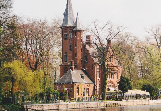 19990400-0053-Bruges chateau Minnewater
