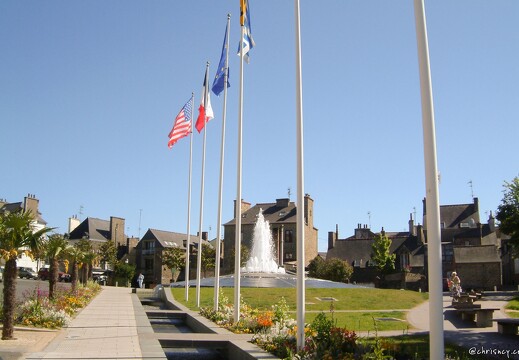 20030510-0086-Dinard fontaine Jules Verne