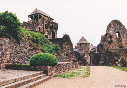 19990500-0012-Fougeres