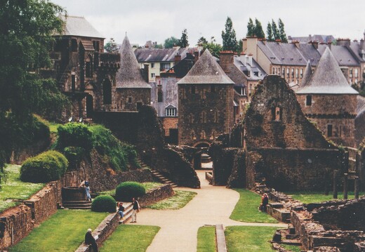 19990500-0014-Fougeres