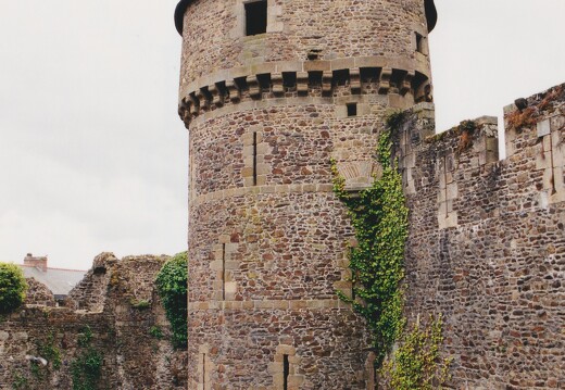 19990500-0016-Fougeres