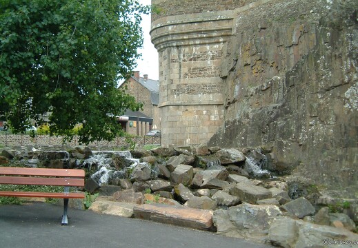 20030511-0110-fougeres