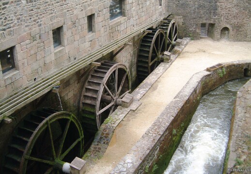 20030511-0118-fougeres