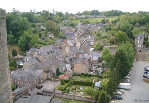 20030511-0131-fougeres