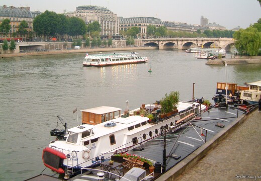 Paris Pont de Archeveche et Samaritaine