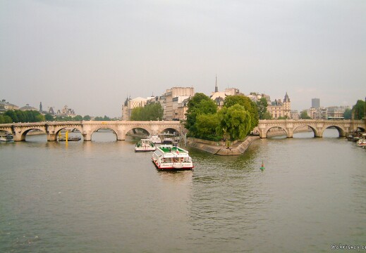 Paris Square de l ile de France la Seine