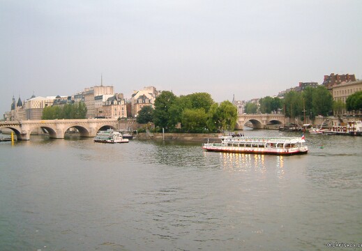 Paris Square de l ile de France la Seine