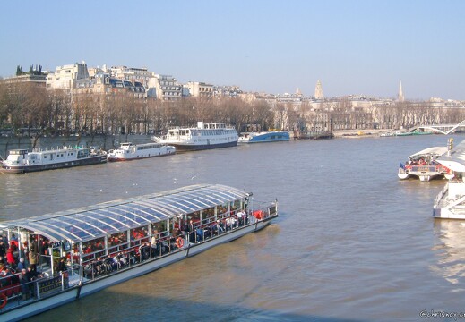 Paris la seine trocadero