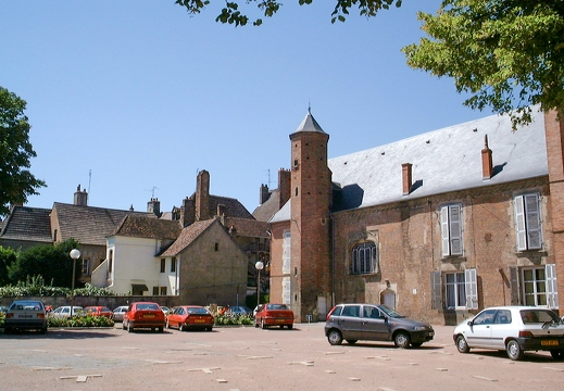 20000801-0010-Auxonne Place de la mairie