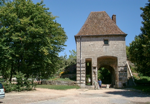 20000801-0012-Auxonne Porte de comte